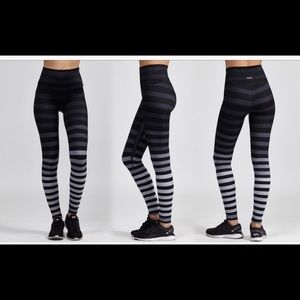 K-Deer black and silver/grey leggings. Sz:S